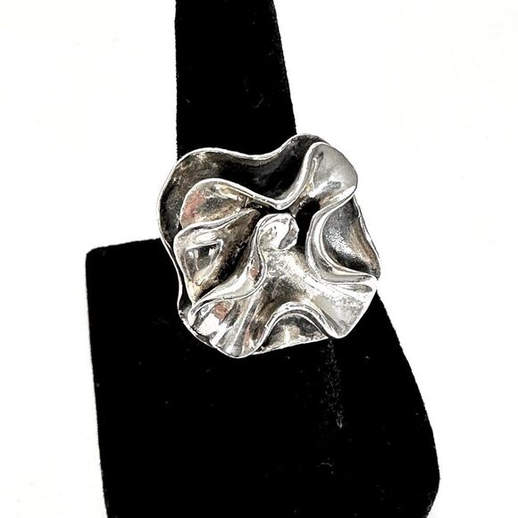 Silpada Retired R1809 Bold Oxidized Sculpted Flower Ring Size 5 - Picture 1 of 11